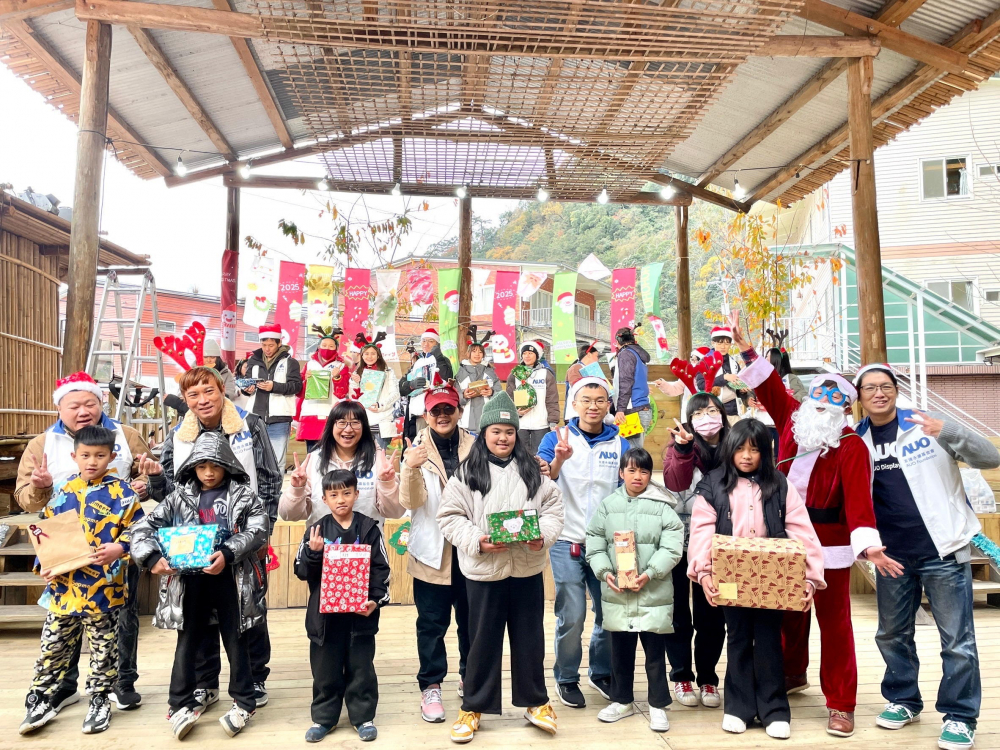 友達永續基金會號召「圓夢計畫」行動連續23年，由同仁凝聚內部愛心與資源送往偏鄉，累積為逾萬名兒童圓夢，實踐友達共創共好的永續精神。